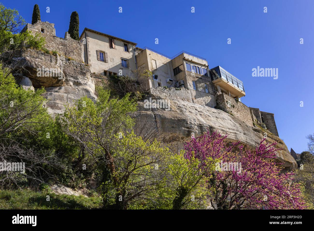 Vista panoramica degli edifici e delle fortificazioni a Les Baux de Provence, Francia. Foto Stock