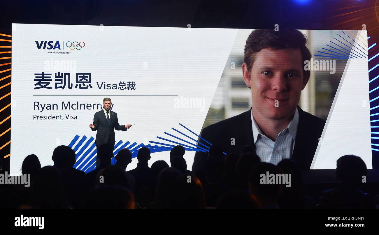 (181012) -- PECHINO, 12 ottobre 2018 -- il presidente di Visa Ryan McInerney parla a una conferenza stampa a Pechino, capitale della Cina, 12 ottobre 2018. Dopo aver esteso il suo accordo di sponsorizzazione con il Comitato Olimpico Internazionale (CIO) e il Comitato Paralimpico Internazionale (IPC) fino al 2032, Visa ha annunciato l'impegno di fornire un migliore servizio di pagamento digitale ad atleti e tifosi di tutto il mondo. ) (SP)CINA-PECHINO-VISTO-COMITATO OLIMPICO INTERNAZIONALE JIAXYUCHEN PUBLICATIONXNOTXINXCHN Foto Stock