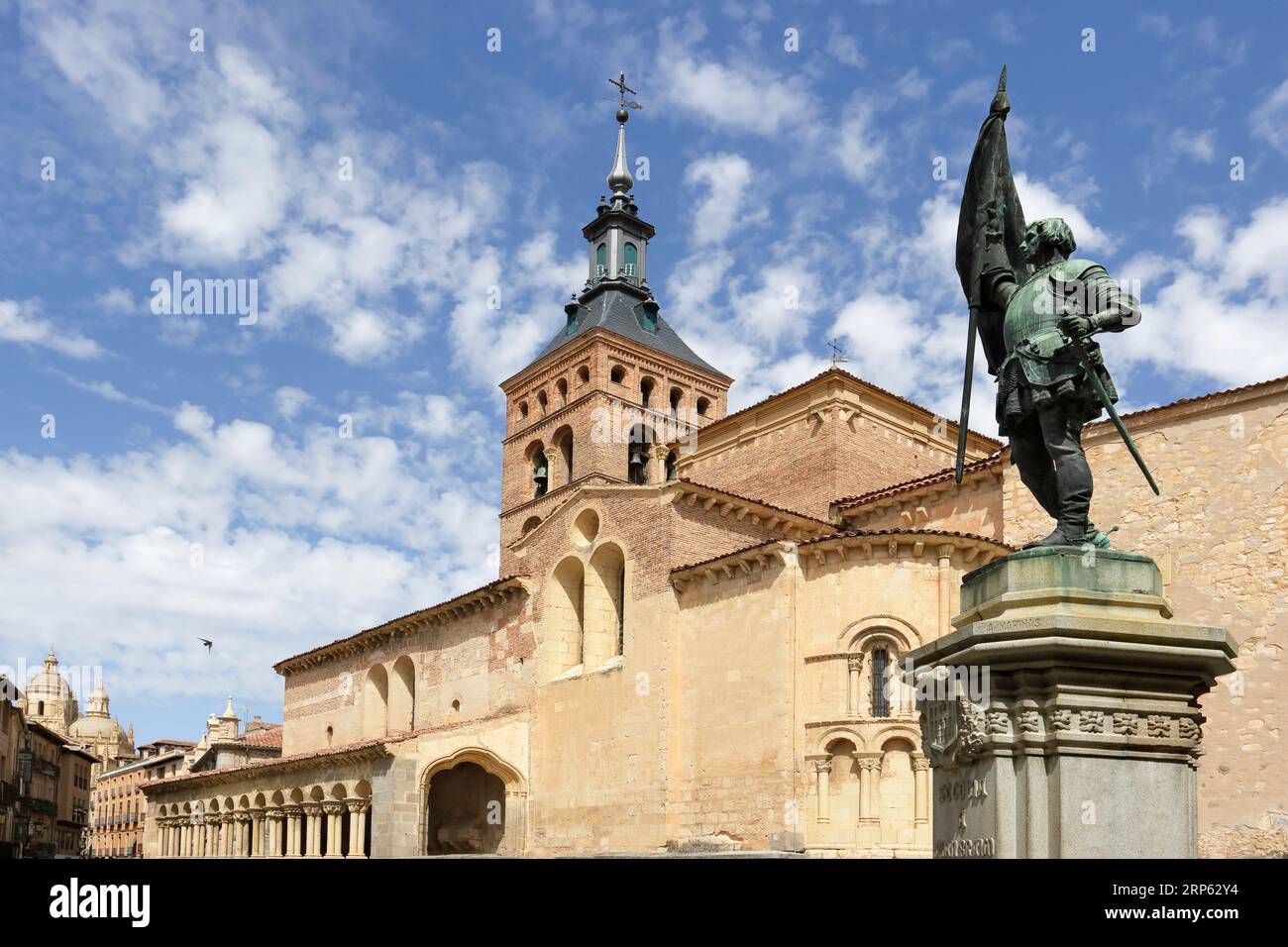 Vista sulla chiesa romanica Iglesia de San Juan de los Caballeros, Segovia, Spagna Foto Stock