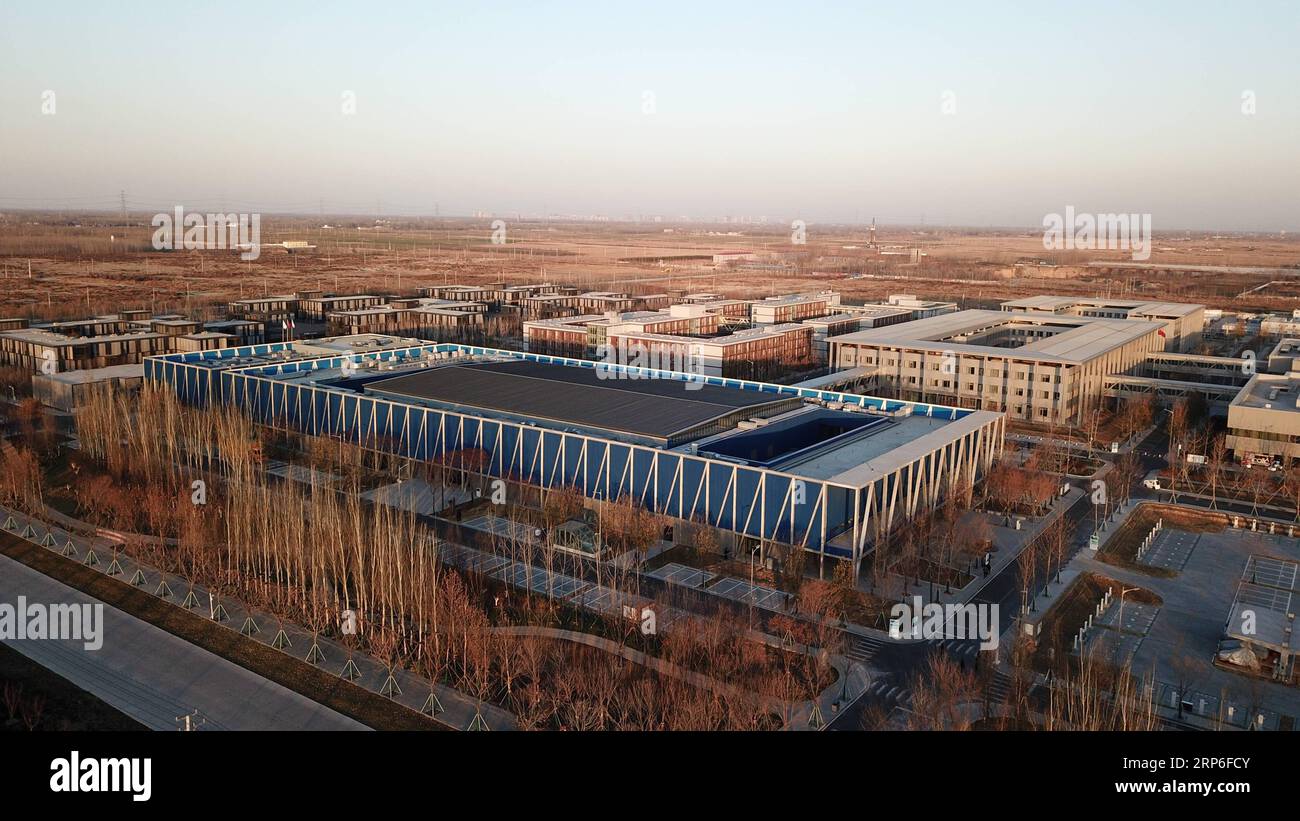 (190112) -- PECHINO, 12 gennaio 2019 (Xinhua) -- foto aerea scattata il 7 dicembre 2018 mostra il centro dei servizi pubblici Xiongan nella nuova area di Xiongan, nella provincia di Hebei nella Cina settentrionale. La Cina sta procedendo con la costruzione della nuova area di Xiongan e del sub-centro di Pechino seguendo rigorosi standard, hanno detto i funzionari venerdì. Il progetto di alto livello per la nuova area di Xiongan è stato generalmente completato, con i sistemi di pianificazione e politica entrambi stabiliti, Lin Nianxiu, vice capo della Commissione nazionale per lo sviluppo e le riforme, ha detto una conferenza stampa. Venerdì, quattro organi comunali chiave di Pechino si sono mossi Foto Stock