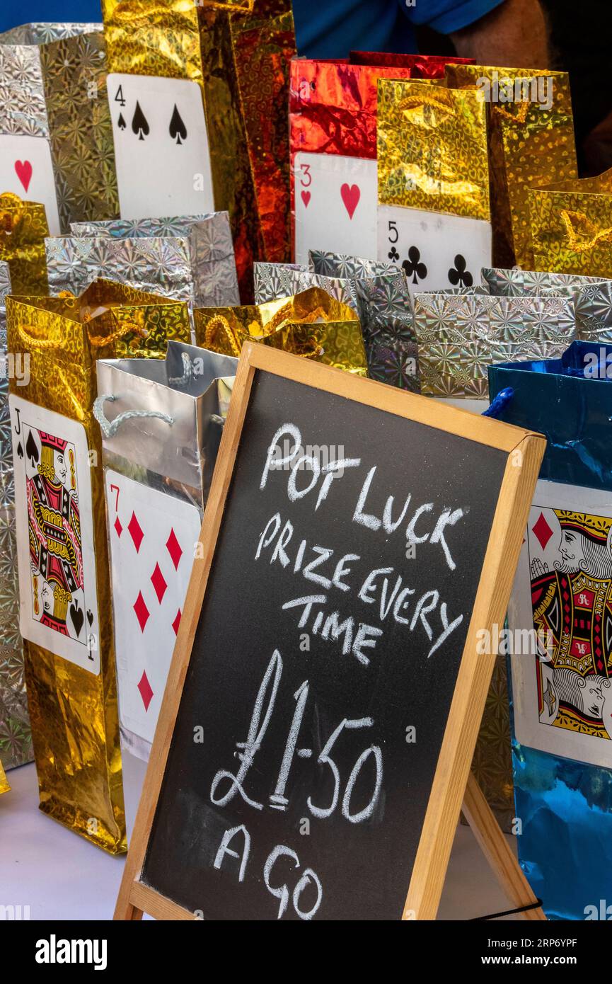 gioco di carte tombola stalla in una fete o in una zona fieristica che promette sempre un premio Foto Stock