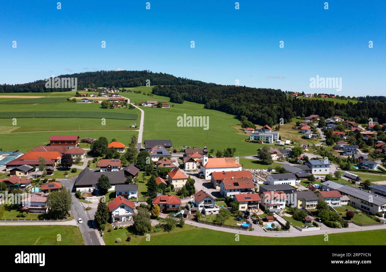 Immagine di un drone, paesaggio agricolo vicino a Fornach, Hausruckviertel, alta Austria, Austria Foto Stock