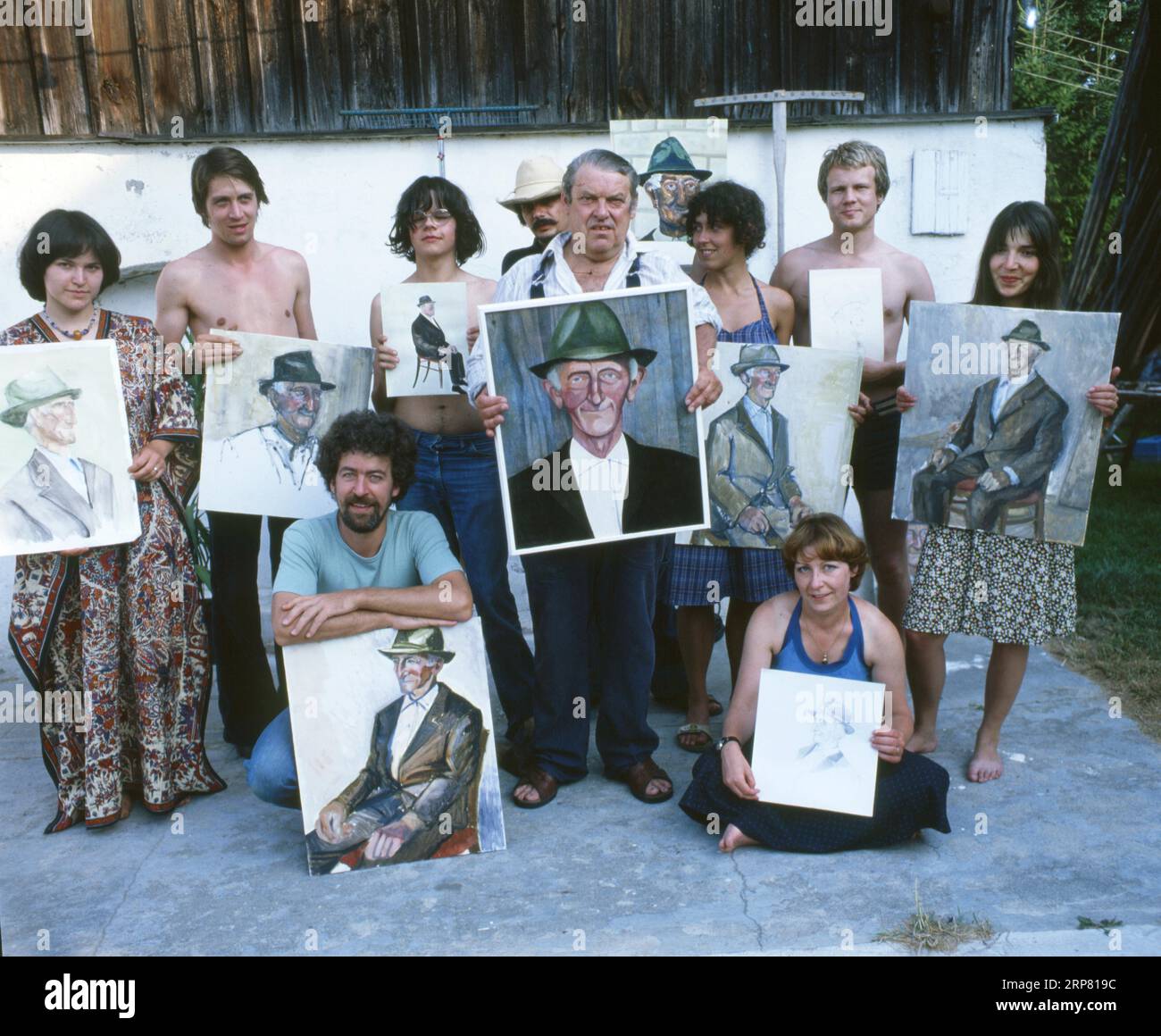 DEU, Germania: Le diapositive storiche dei tempi 80-90, Eggenfelden. Pittore Carlo Schellemann con appassionati d'arte. 80s MRyes! Foto Stock