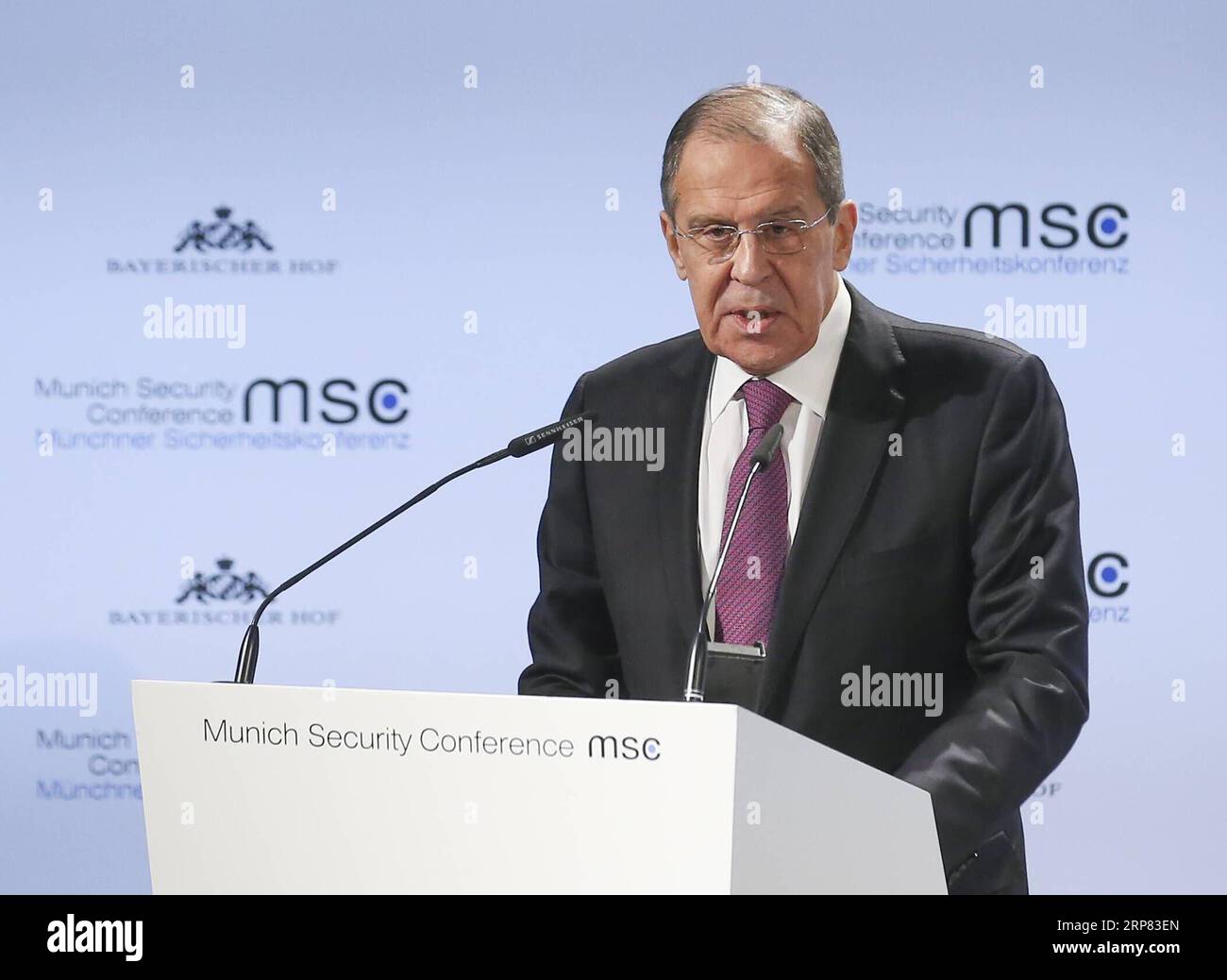 (190216) -- MONACO DI BAVIERA, 16 febbraio 2019 -- il ministro degli Esteri russo Sergei Lavrov tiene un discorso alla 55a Conferenza di Monaco sulla sicurezza (MSC) a Monaco di Baviera, in Germania, il 16 febbraio 2019. ) GERMANIA-MONACO-MSC YexPingfan PUBLICATIONxNOTxINxCHN Foto Stock