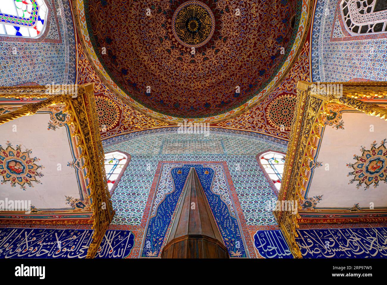 Camera da letto del Sultano Murad III presso l'Harem del Palazzo Topkapi. Istanbul, Turchia Foto Stock