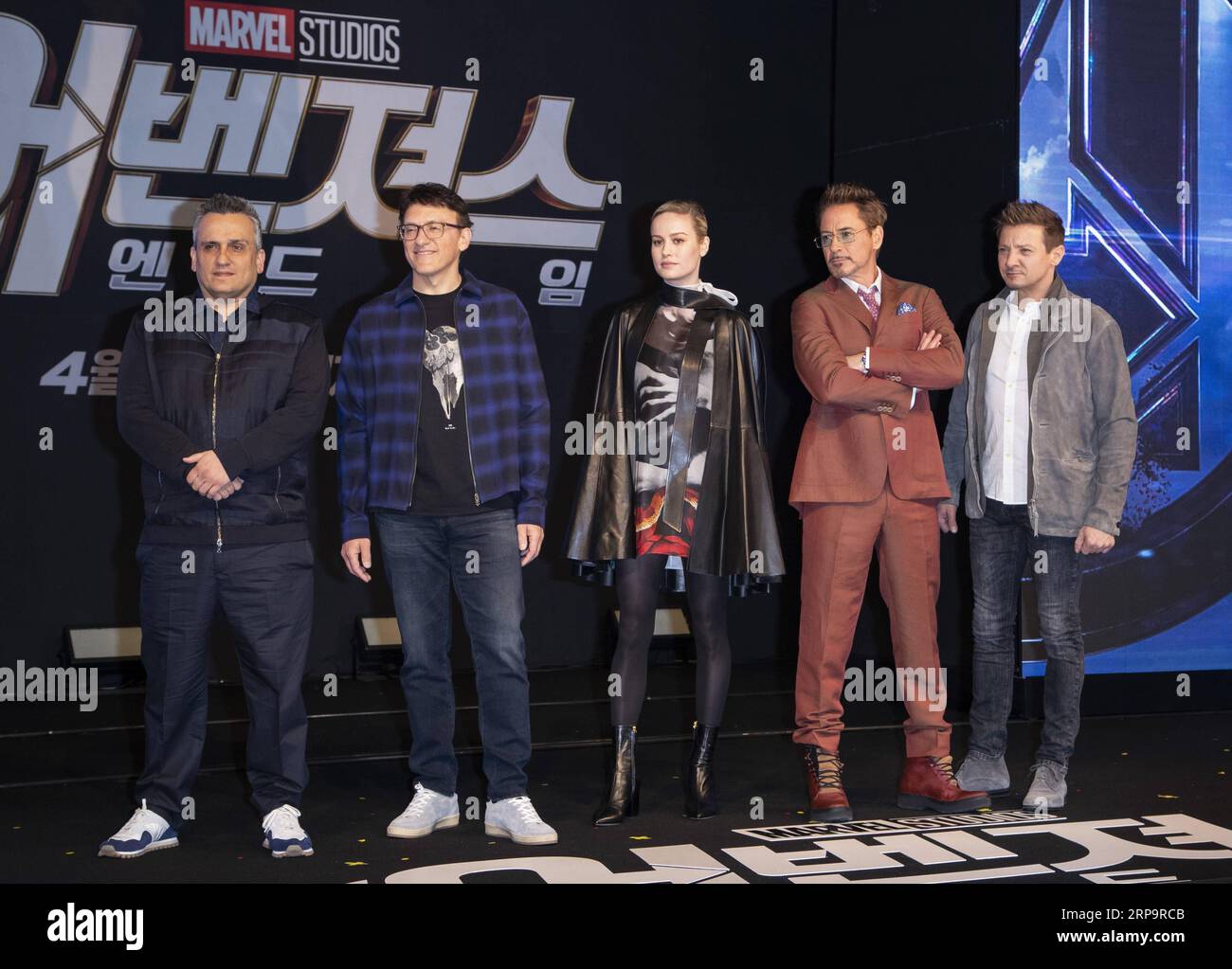 (190415) -- SEOUL, 15 aprile 2019 -- i registi Joe Russo e Anthony Russo, l'attrice Brie Larson, l'attore Robert Downey Jr. E l'attore Jeremy Renner (da L a R) partecipano a una conferenza stampa per il loro nuovo film Avengers: Endgame al Four Seasons Hotel di Seoul, Corea del Sud, 15 aprile 2019. Il film sarà distribuito in Corea del Sud il 24 aprile. ) COREA DEL SUD-SEOUL-FILM-PROMOZIONE LeexSang-ho PUBLICATIONxNOTxINxCHN Foto Stock