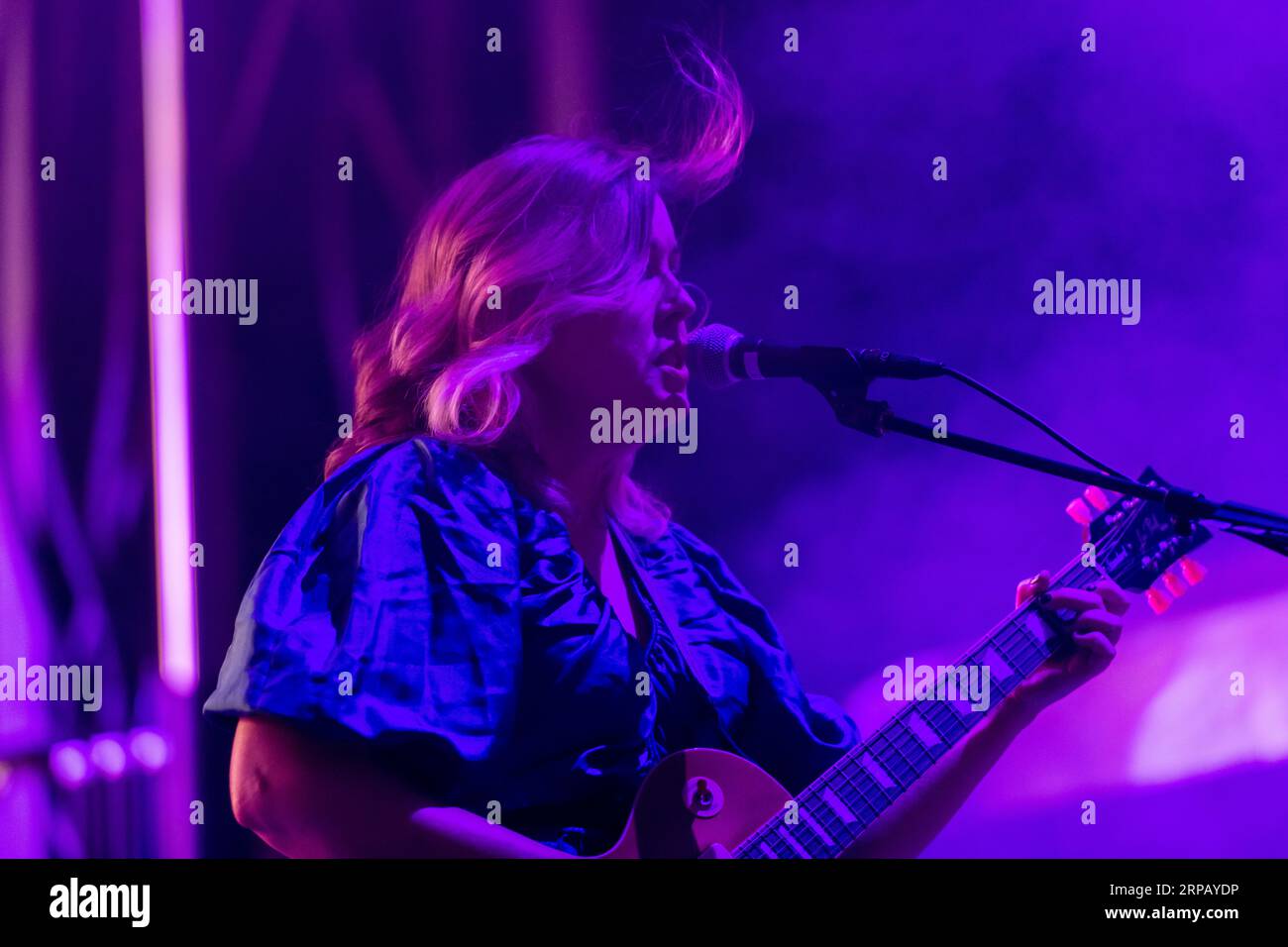 Seattle, Stati Uniti. 2 settembre 2023. La band Olympia Sleater Kinney si esibisce al Fountain Stage durante il festival musicale internazionale Bumbershoot weekend 2023. Il festival è stato molto atteso in seguito alla ricomparsa di festival di musica dal vivo a seguito della pandemia di Covid. James Anderson/Alamy Live News Foto Stock