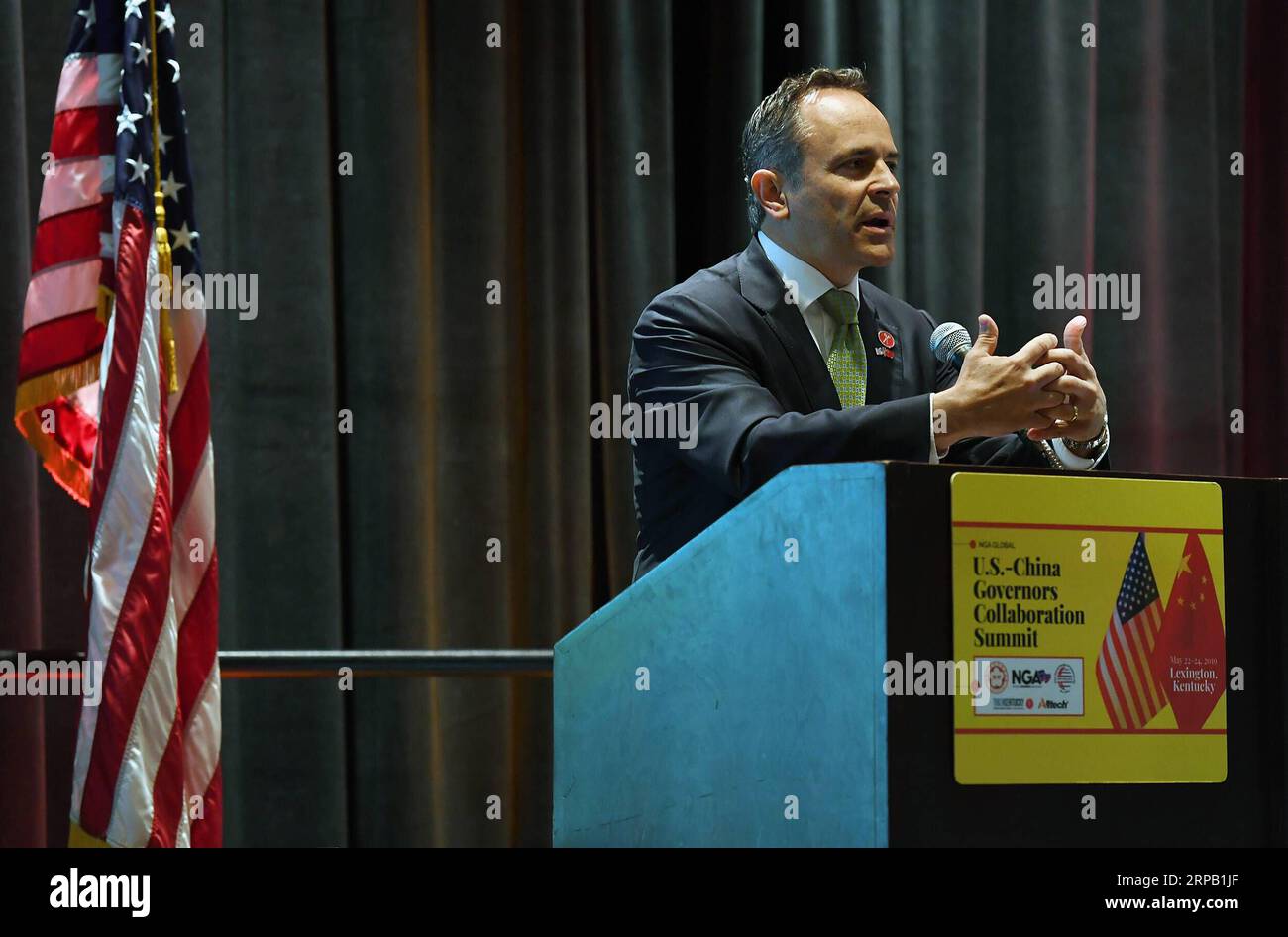 (190524) -- LEXINGTON (Stati Uniti), 24 maggio 2019 -- il governatore del Kentucky Matt Bevin parla durante la quinta Cina-Stati Uniti Governors Forum a Lexington, Kentucky, Stati Uniti, il 24 maggio 2019. La quinta Cina-Stati Uniti Il Forum dei governatori è stato chiuso qui venerdì. ) U.S.-KENTUCKY-LEXINGTON-FIFTH CHINA-U.S. FORUM DEI GOVERNATORI LixRui PUBLICATIONxNOTxINxCHN Foto Stock