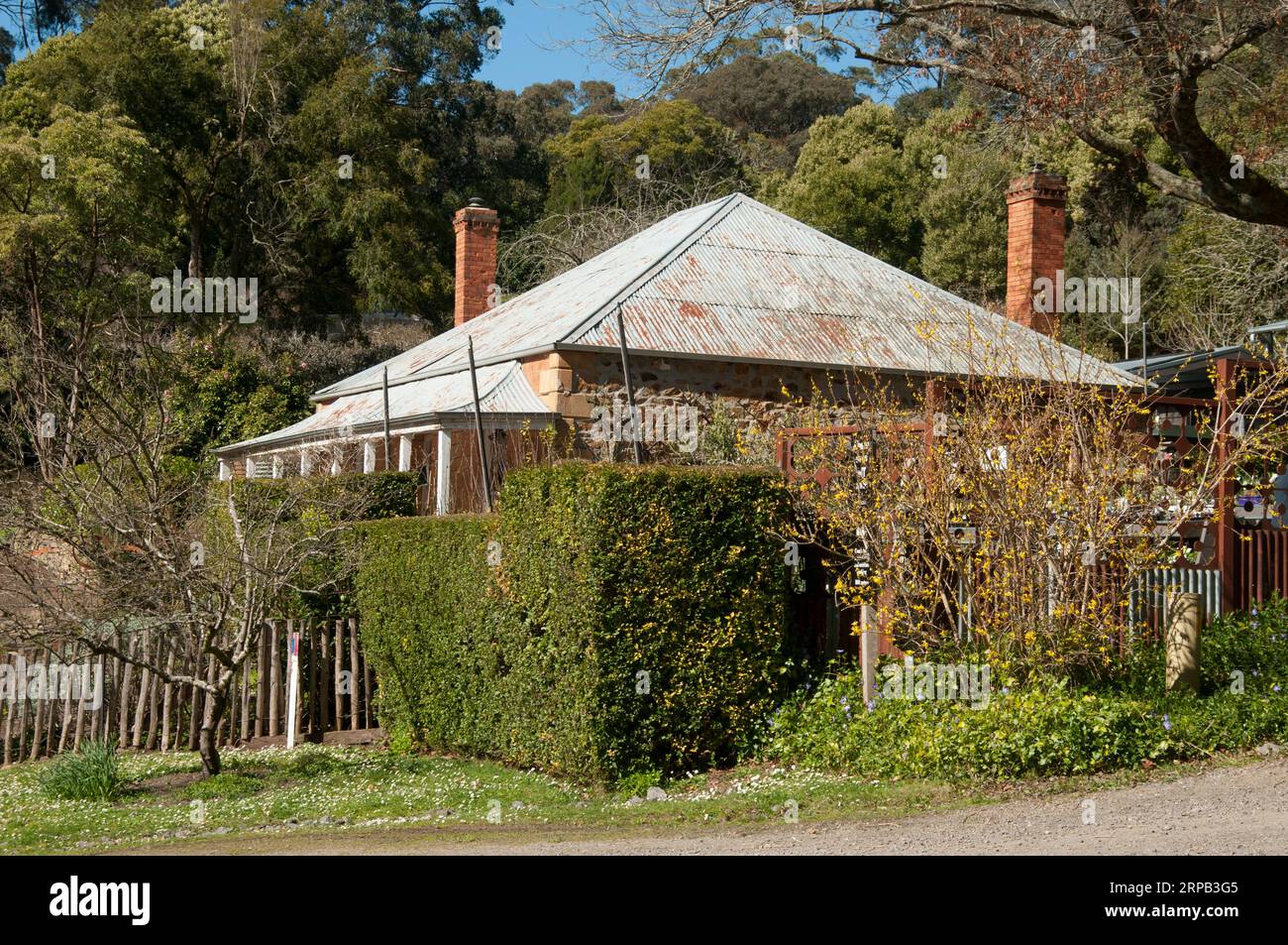 Fattoria dei minatori d'oro pionieri al Garden of St Erth, a Blackwood, nei campi d'oro vittoriani a ovest di Melbourne, Australia Foto Stock