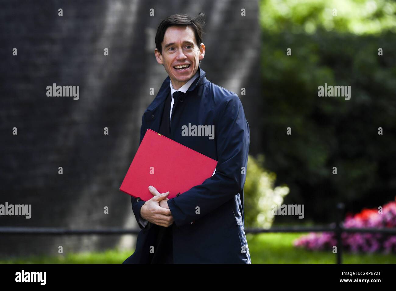 (190619) -- LONDRA, 19 giugno 2019 -- il segretario britannico per lo sviluppo internazionale Rory Stewart arriva al 10 di Downing Street per partecipare alla riunione del Gabinetto, a Londra, in Gran Bretagna, il 18 giugno 2019. ) RIUNIONE GRAN BRETAGNA-LONDRA-GABINETTO AlbertoxPezzali PUBLICATIONxNOTxINxCHN Foto Stock