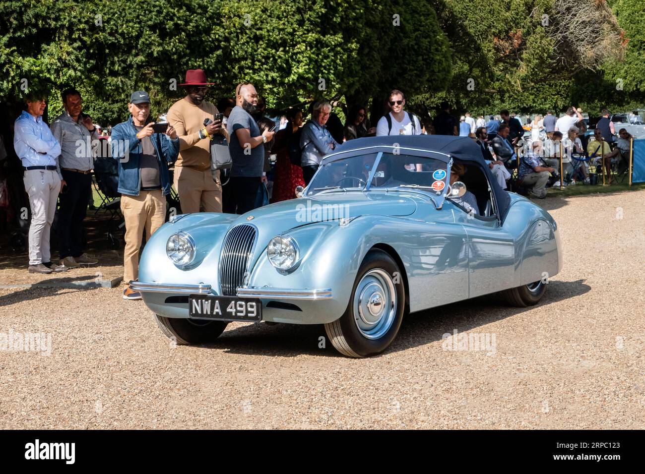Jaguar XK120 al Concours of Elegance all'Hampton Court Palace Londra Regno Unito 2023 Foto Stock