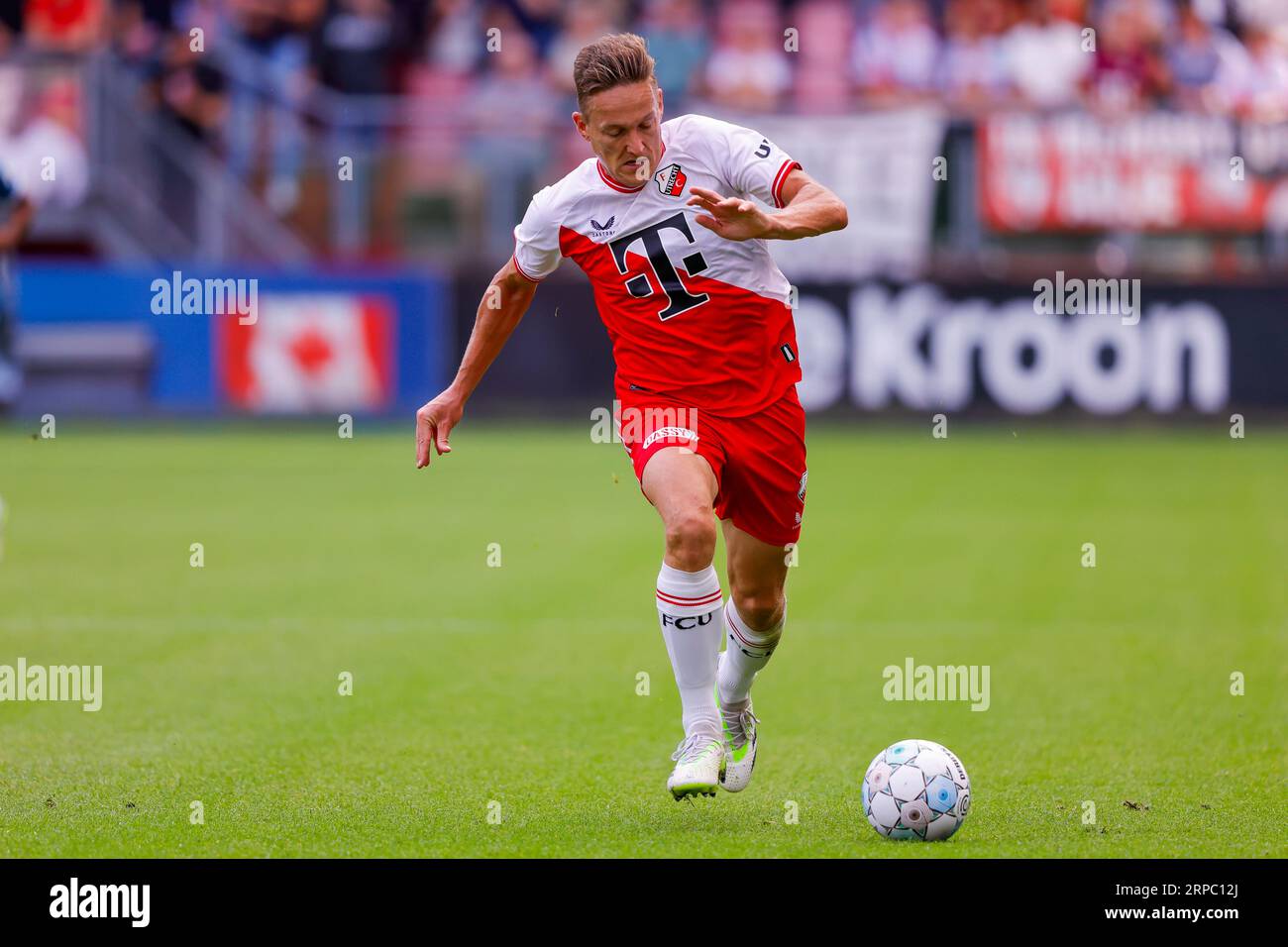 UTRECHT, PAESI BASSI - 3 SETTEMBRE: Jens Toornstra (FC Utrecht) durante l'Eredivisie match tra FC Utrecht e SC Feyenoord a Galgenwaard il settembre Foto Stock