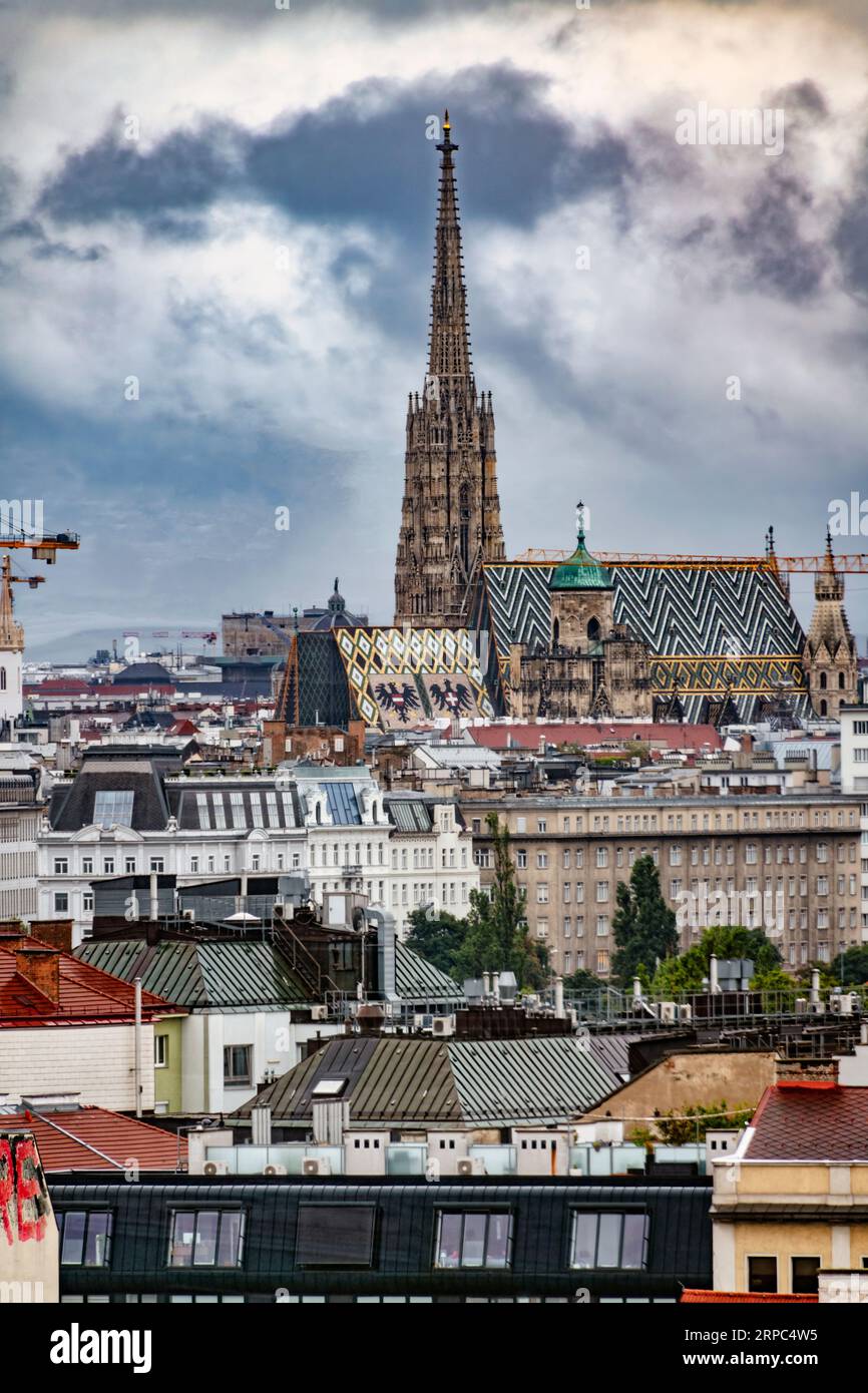 Der Stephansdom vom Riesenrad des Praters a Wien fotografiert Foto Stock