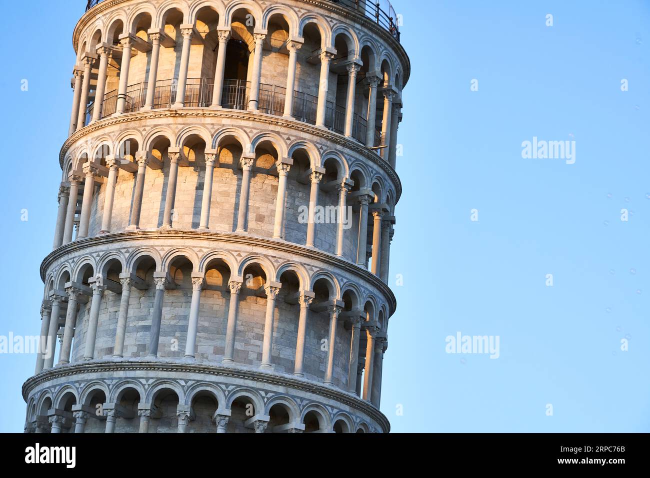 L'Italia, Toscana, Pisa, Torre Pendente nella luce della sera Foto Stock