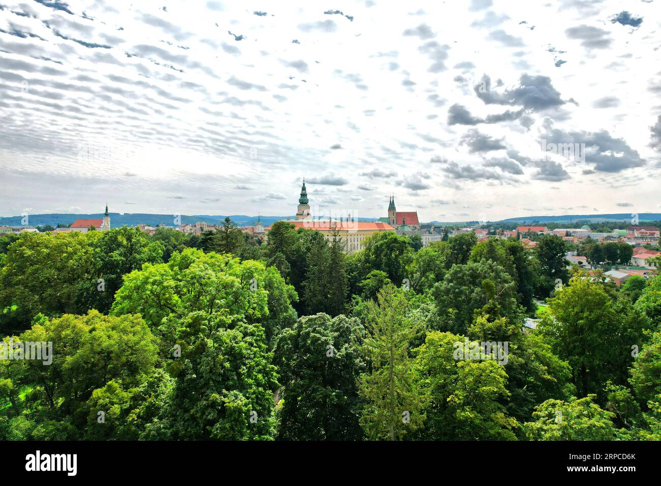 Castello della città di Kromeriz e giardini, vista aerea nella Repubblica Ceca in Europa Foto Stock
