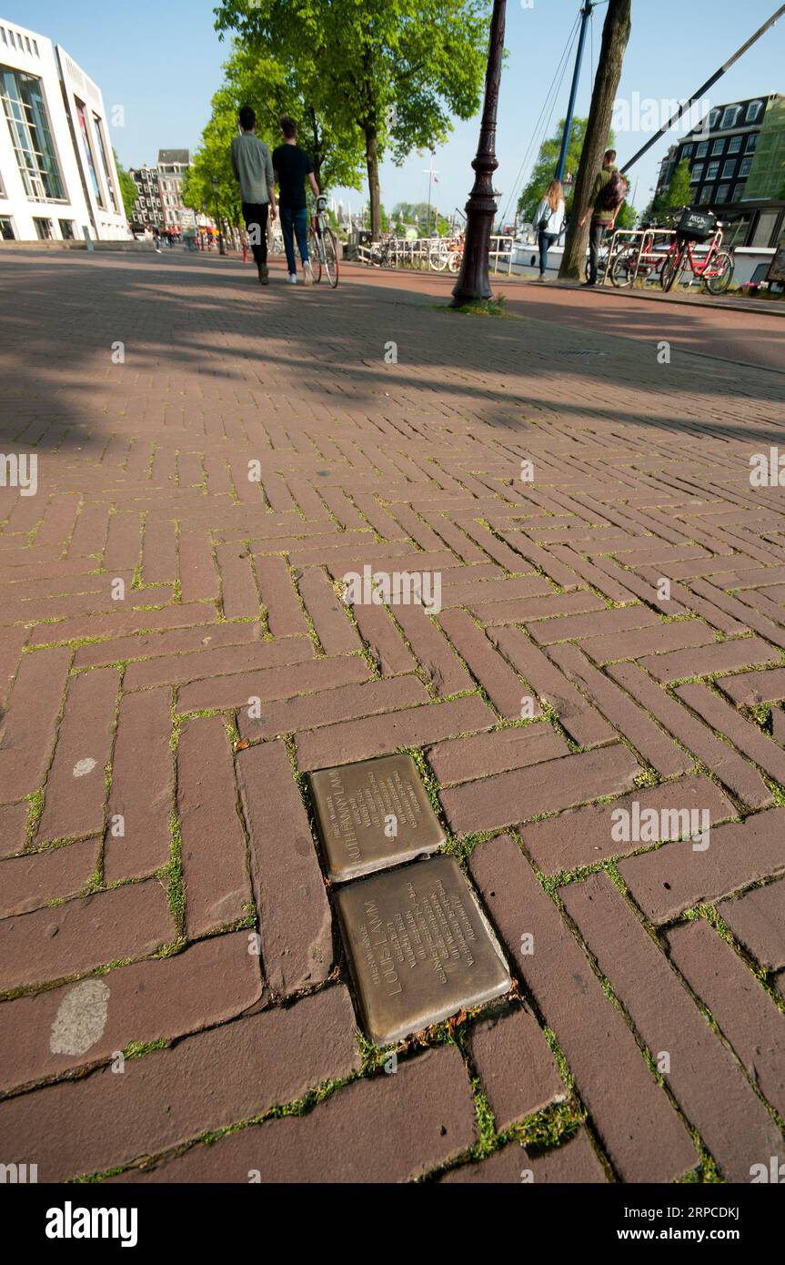 Stolpersteine, ciottoli commemorativi in ottone per le vittime della Shoah ad Amsterdam, Paesi Bassi Foto Stock