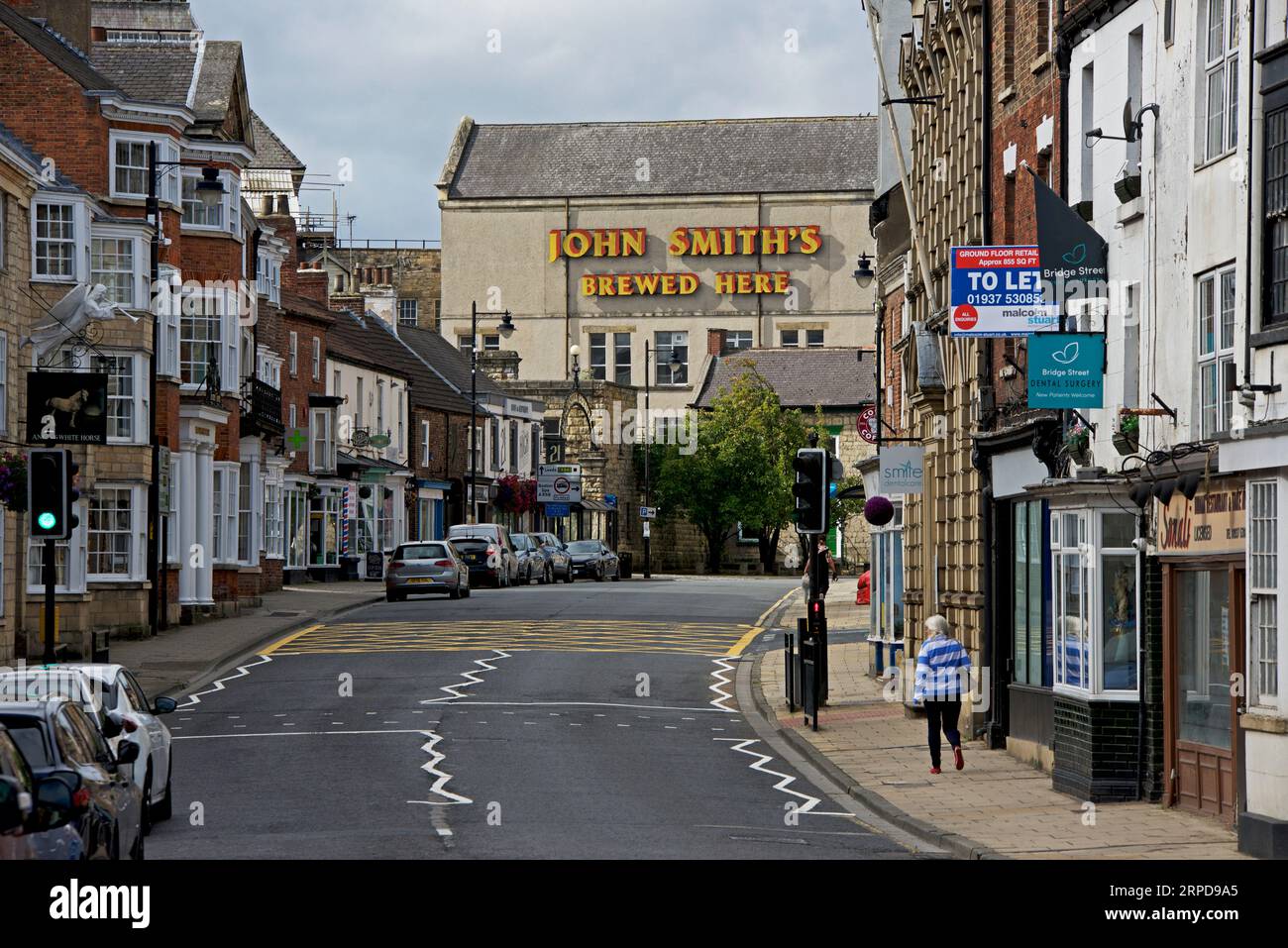 The High Street, Tadcaster, North Yorkshire, Inghilterra, Regno Unito Foto Stock