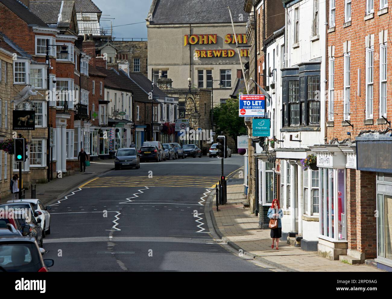 The High Street, Tadcaster, North Yorkshire, Inghilterra, Regno Unito Foto Stock