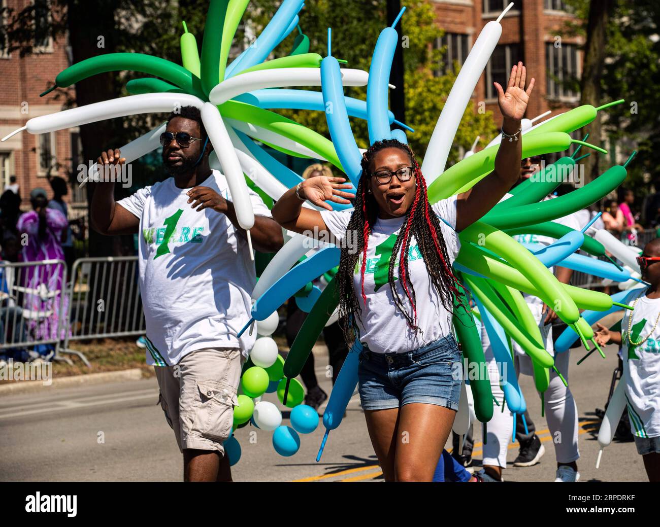 (190811) -- CHICAGO, 11 agosto 2019 (Xinhua) -- le persone partecipano all'annuale Bud Billiken Parade a Chicago, negli Stati Uniti, il 10 agosto 2019. Sabato è iniziata la 90a Parata annuale del Bud Billiken, che è stata una celebrazione di ritorno a scuola e una vetrina per i giovani talentuosi della città. (Foto di Joel Lerner/Xinhua) U.S.-CHICAGO-BUD BILLIKEN PARADE PUBLICATIONxNOTxINxCHN Foto Stock