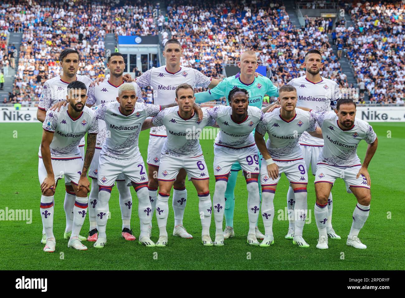 Milano, Italia. 3 settembre 2023. I giocatori dell'ACF Fiorentina si schierano durante la partita di serie A 2023/24 tra FC Internazionale e ACF Fiorentina allo Stadio Giuseppe Meazza. (Punteggi finali; Inter 4 | 0 Fiorentina). (Foto di Fabrizio Carabelli/SOPA Images/Sipa USA) credito: SIPA USA/Alamy Live News Foto Stock