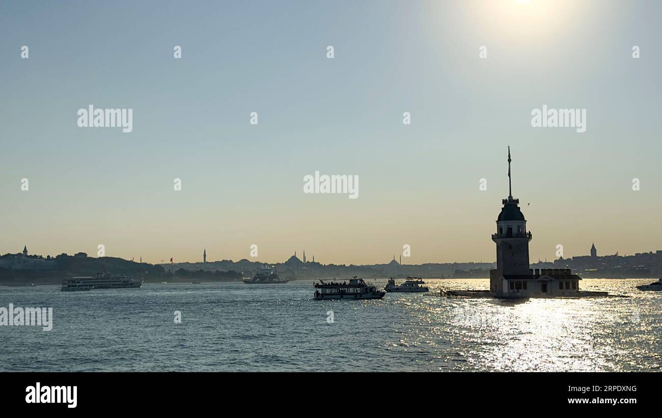 Torre della fanciulla. Torre della fanciulla, uno dei simboli storici di Istanbul. Foto Stock