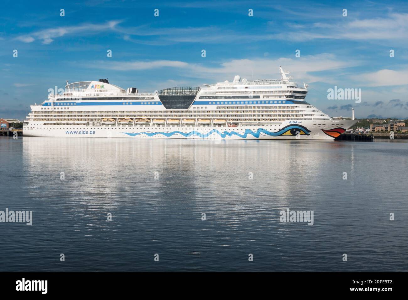La nave da crociera Aidasol è ormeggiata al terminal passeggeri del porto di Tyne a North Shields, Inghilterra, Regno Unito Foto Stock