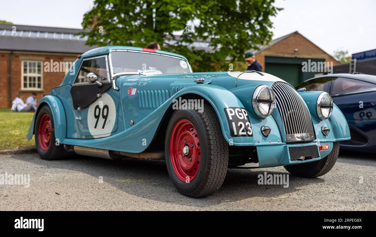 1954 Morgan Plus 4, al Bicester Heritage Flywheel 2023. Foto Stock