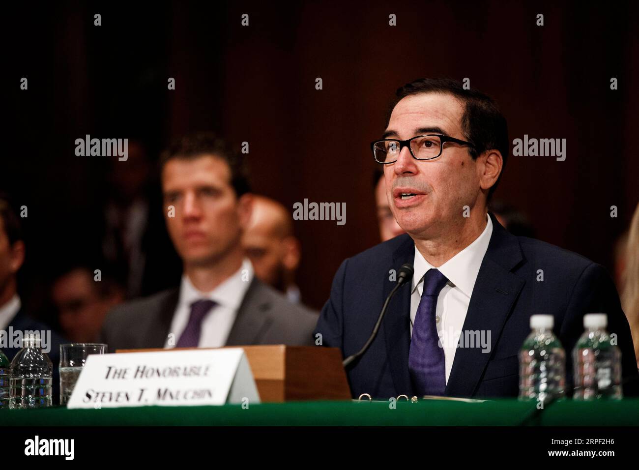 (190910) -- WASHINGTON, 10 settembre 2019 -- il segretario al Tesoro degli Stati Uniti Steven Mnuchin parla ad un'audizione del Senate Banking, Housing, and Urban Affairs Committee per quanto riguarda le riforme della finanza abitativa a Capitol Hill a Washington D.C., negli Stati Uniti, il 10 settembre 2019. (Foto di /Xinhua) U.S.-WASHINGTON D.C.-CAPITOL HILL-MNUCHIN-HEARING TingxShen PUBLICATIONxNOTxINxCHN Foto Stock