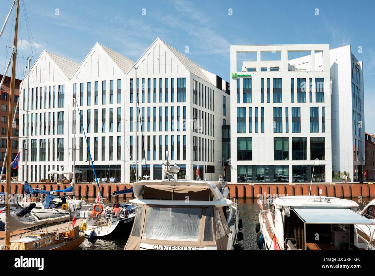 Holiday Inn Hotel e Marina di Danzica nel fiume Nowa Motlawa, città vecchia di Danzica, Polonia, Europa, UE Foto Stock