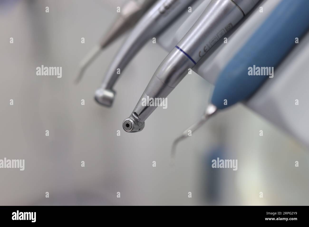 Essential Dental Tools: Uno sguardo ravvicinato alle apparecchiature per l'odontoiatria Foto Stock