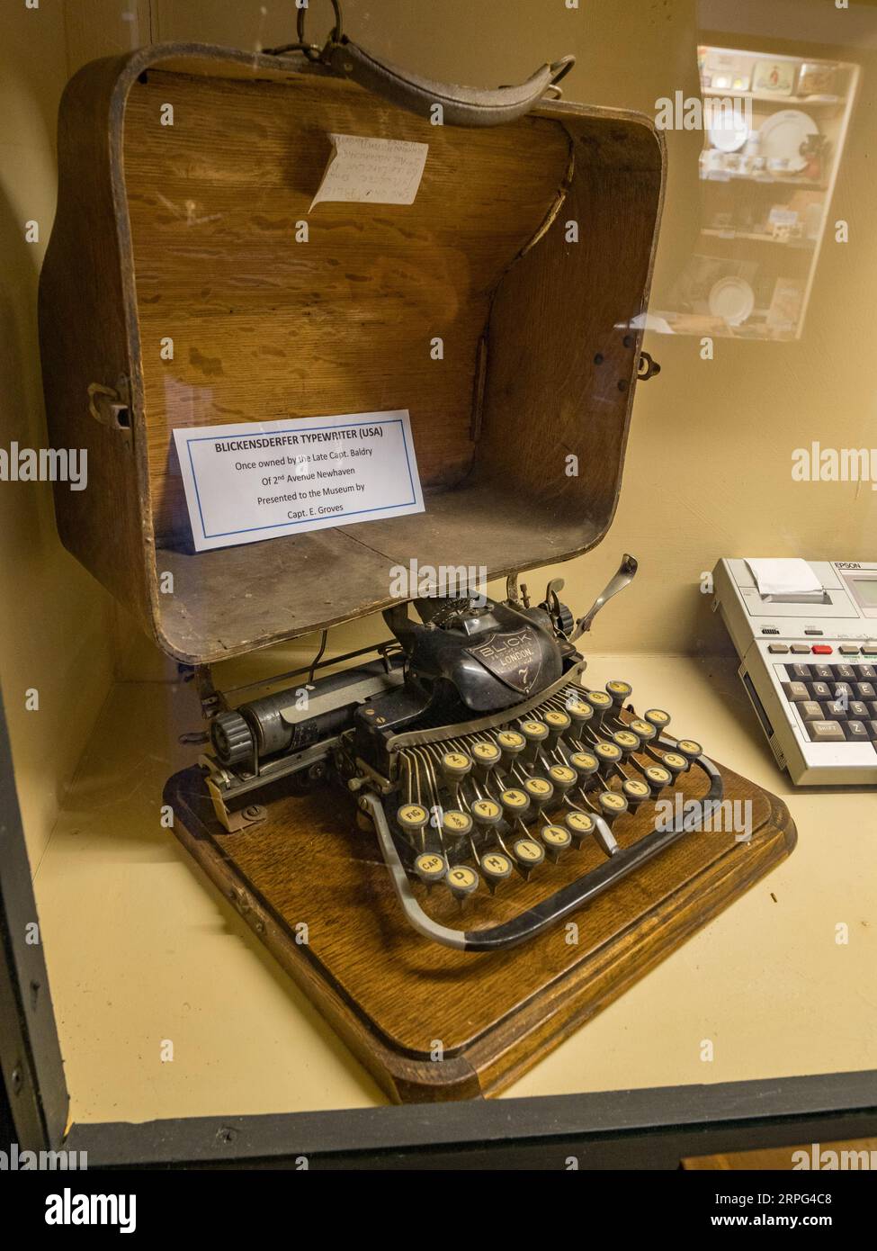 Una macchina da scrivere blickensderfer (USA) n. 7 in mostra al Newhaven Museum, Newhaven, East Sussex, Regno Unito. Foto Stock