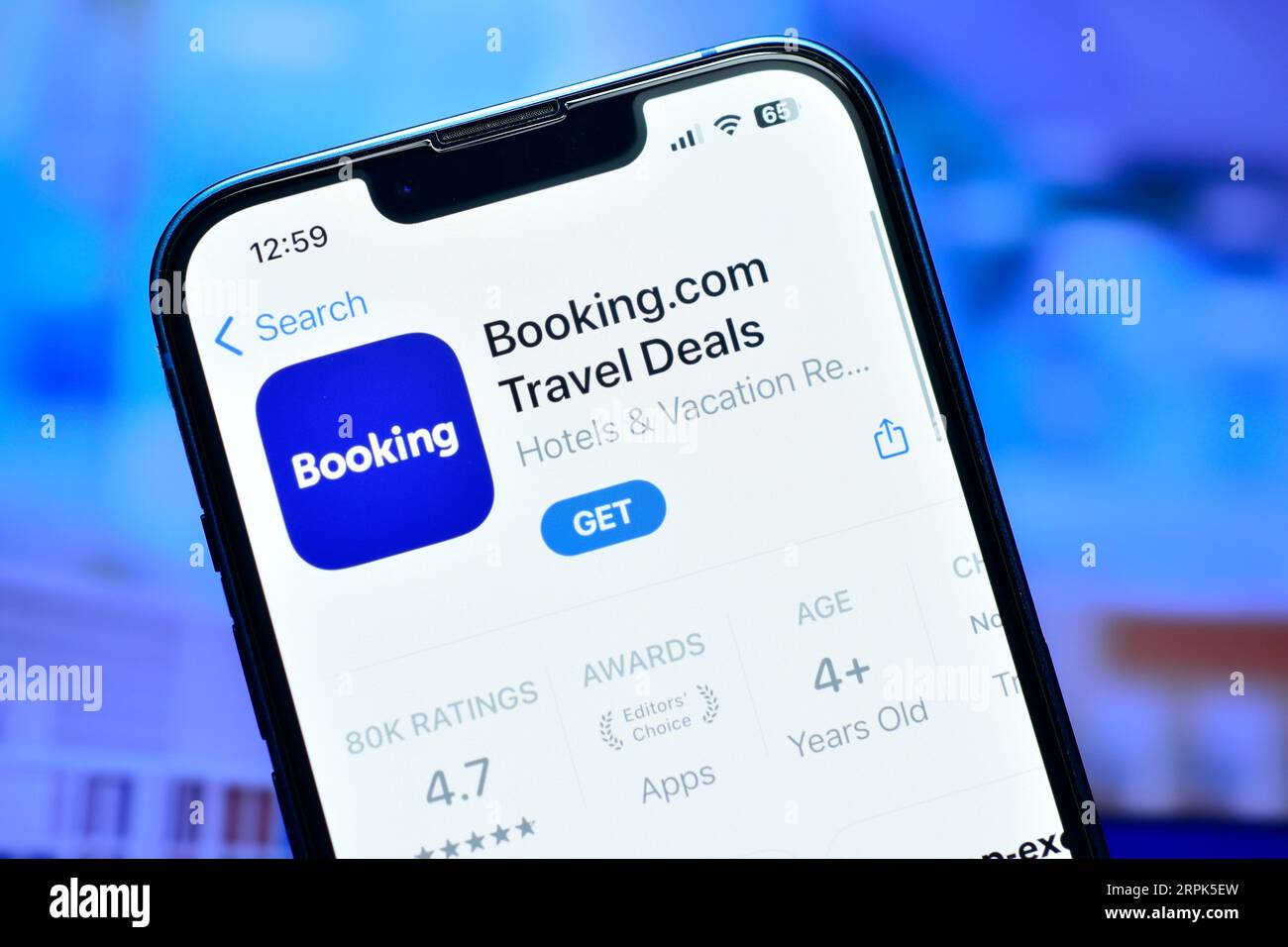 Nuova Delhi, India 4 settembre 2023:- Booking.com app su iphone utilizzata per prenotare hotel e offerte di viaggio online Foto Stock