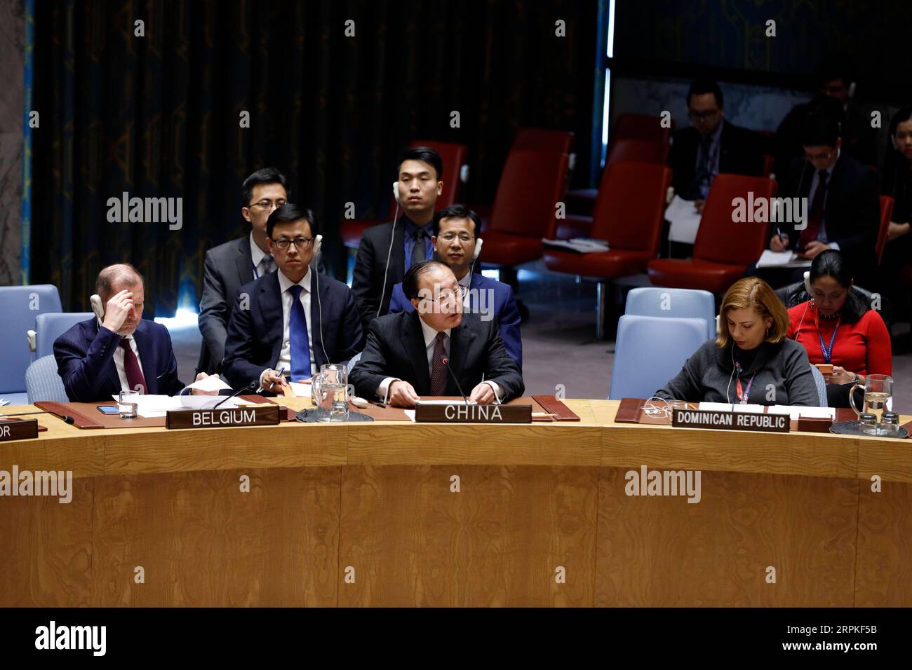 200109 -- NAZIONI UNITE, 9 gennaio 2020 -- Rappresentante permanente della Cina presso le Nazioni Unite Zhang Jun C, Front affronta un dibattito aperto del Consiglio di sicurezza sul mantenimento della carta delle Nazioni Unite presso la sede delle Nazioni Unite a New York, il 9 gennaio 2020. Zhang Jun giovedì ha ribadito l'impegno della Cina a sostenere il multilateralismo, nonché gli scopi e i principi della carta delle Nazioni Unite. CONSIGLIO DI SICUREZZA DELLE NAZIONI UNITE-INVIATO CINESE-SOSTENERE IL MULTILATERALISMO-CARTA DELLE NAZIONI UNITE LIXMUZI PUBLICATIONXNOTXINXCHN Foto Stock
