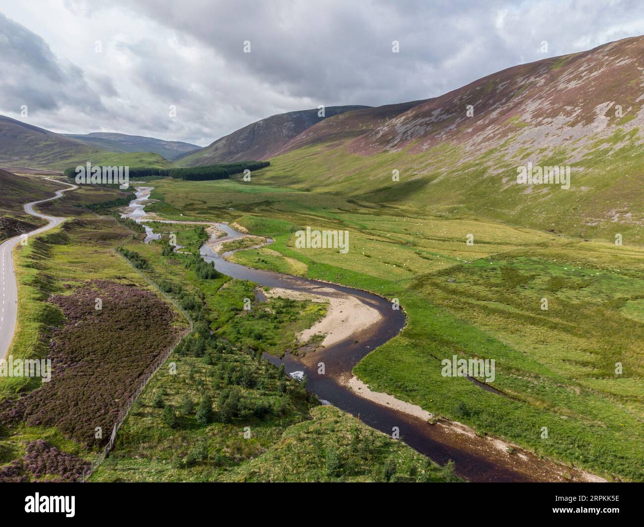 Progetto di restauro del fiume clunie vicino a Braemar in Scozia Foto Stock