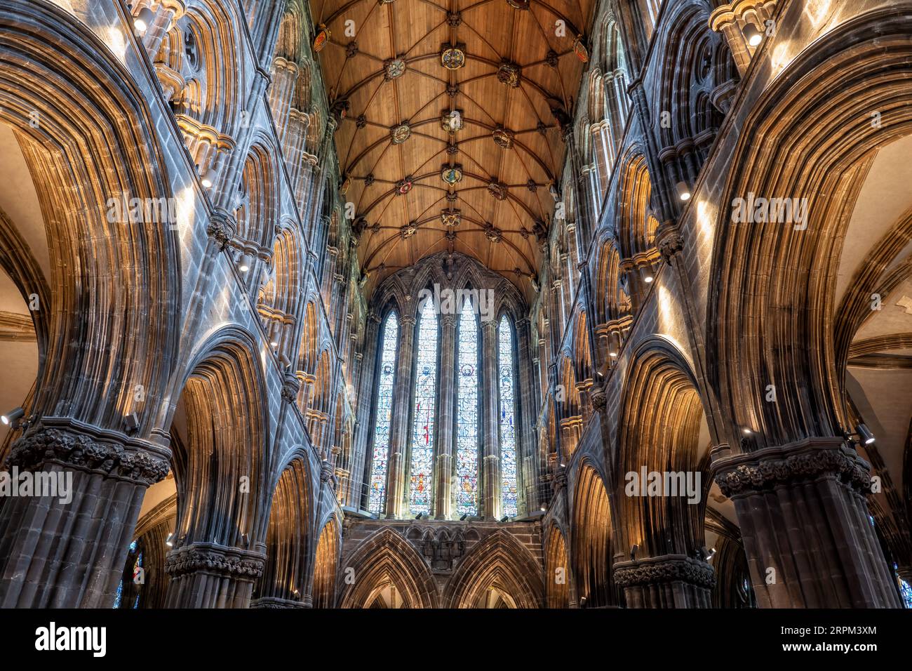Glasgow, Scozia, Regno Unito - 11 maggio 2023 - interno della cattedrale di Glasgow, chiesa gotica risalente al XII secolo. Foto Stock