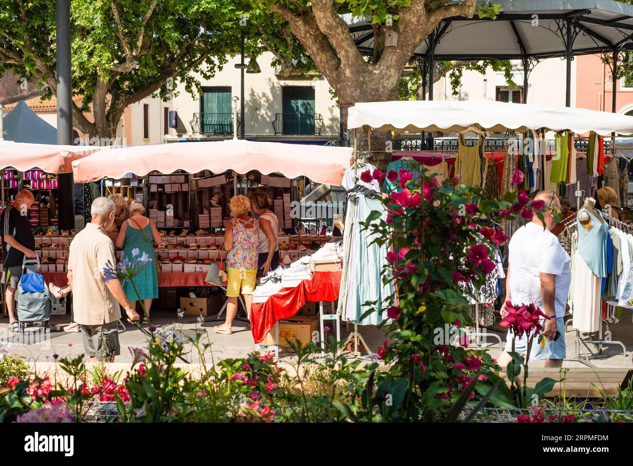 Mercato all'aperto, Meze, Herault, Occitanie, Francia Foto Stock