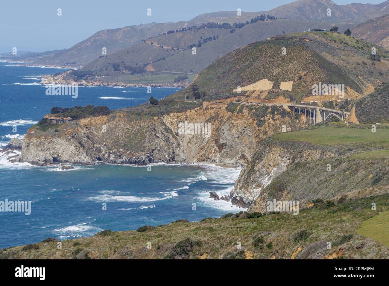 Vista dall'Hurricane Point View al Castle Rock Viewpoint, Ocean Road M1, Highway 1, USA, California, Monterey Foto Stock