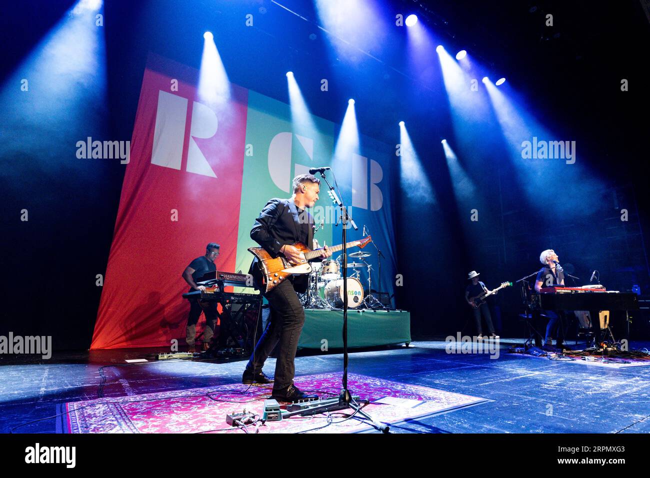 MELBOURNE, AUSTRALIA, 16 NOVEMBRE: Hanson si esibisce durante un concerto come parte del Red Green Blue Tour al Forum Theatre il 16 novembre 2022 Foto Stock