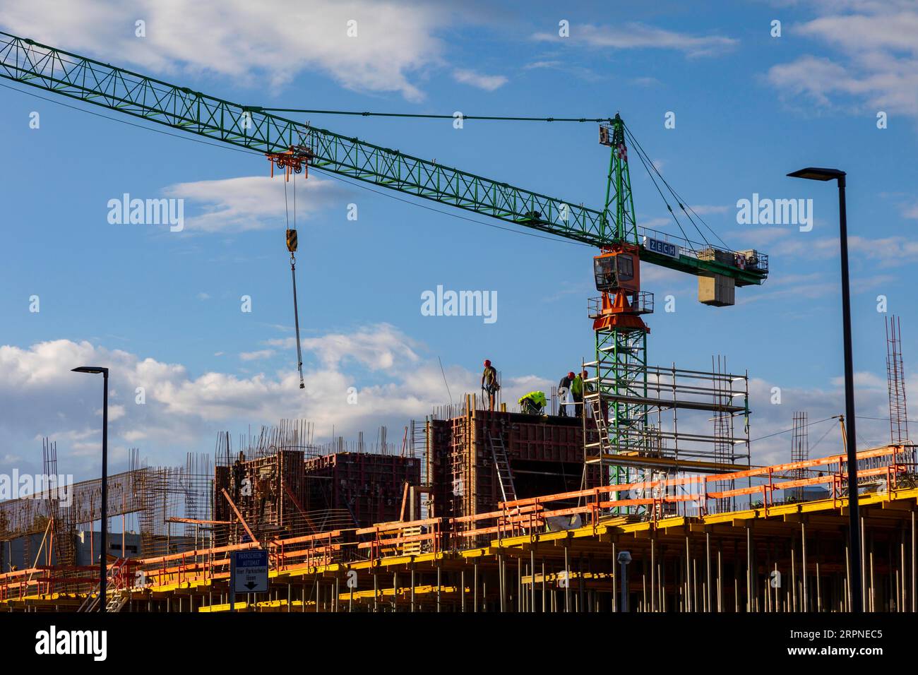 Lo storico stadio dell'Ostragehege di Dresda è stato completamente ricostruito. Nell'ottobre 2021, il segnale di partenza è stato dato per la demolizione del Foto Stock