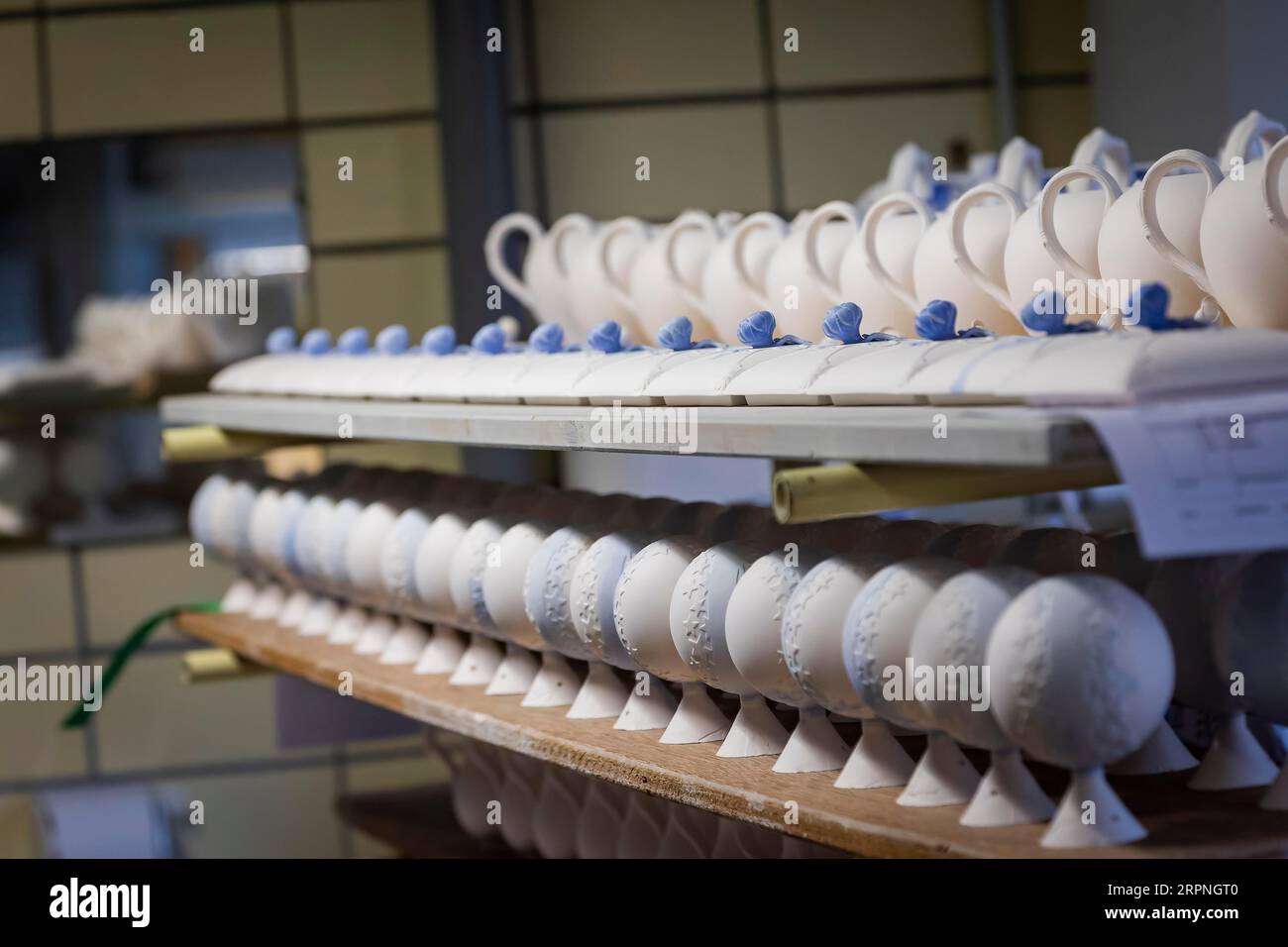 Meissen è la più antica manifattura di porcellana d'Europa e si è contraddistinta per l'artigianato unico sin dalla sua fondazione nel 1710. Forni con spazi vuoti Foto Stock