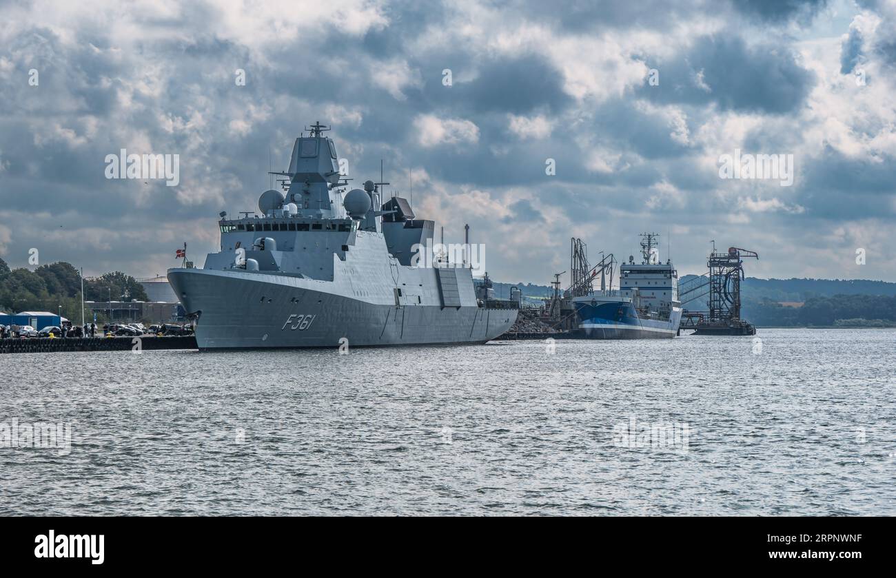 Porto di Fredericia con la nave da guerra Iver Huitfeldt, Danimarca Foto Stock