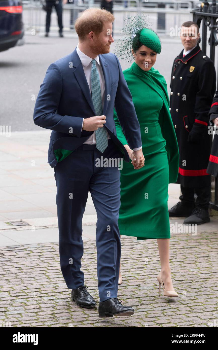 200310 -- LONDRA, 10 marzo 2020 -- il principe Harry e sua moglie Meghan Markle arrivano all'Abbazia di Westminster per partecipare all'annuale Commonwealth Service presso l'Abbazia di Westminster il giorno del Commonwealth a Londra, in Gran Bretagna, 9 marzo 2020. Foto di Ray Tang/Xinhua BRITAIN-LONDON-COMMONWEALTH SERVICE- WESTMINSTER ABBEY HanxYan PUBLICATIONxNOTxINxCHN Foto Stock