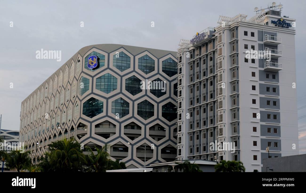 La diversa arte delle architetture, Metro Manila Filippine. Messeplatz città di Basilea Svizzera Foto Stock