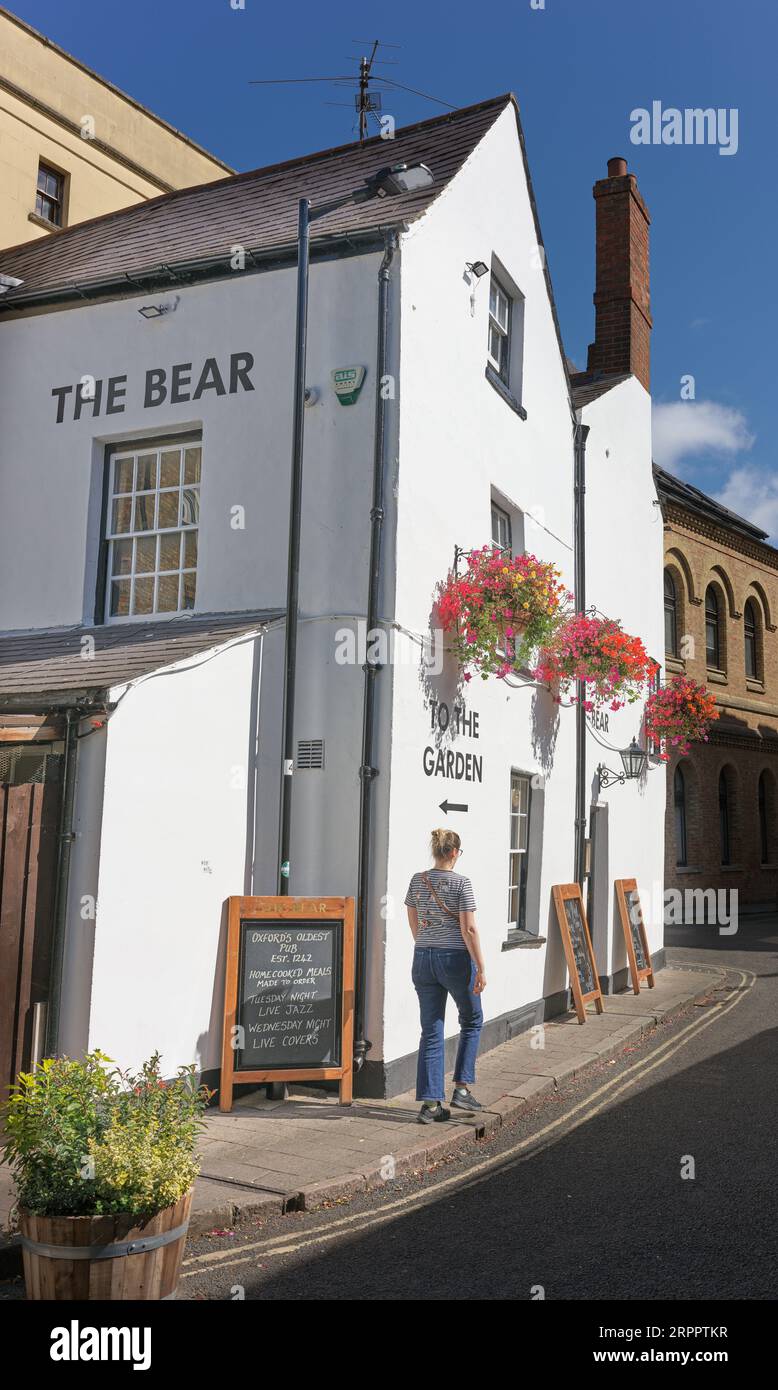Risalente al 1242, il Bear Inn, Oxford, Inghilterra. Foto Stock