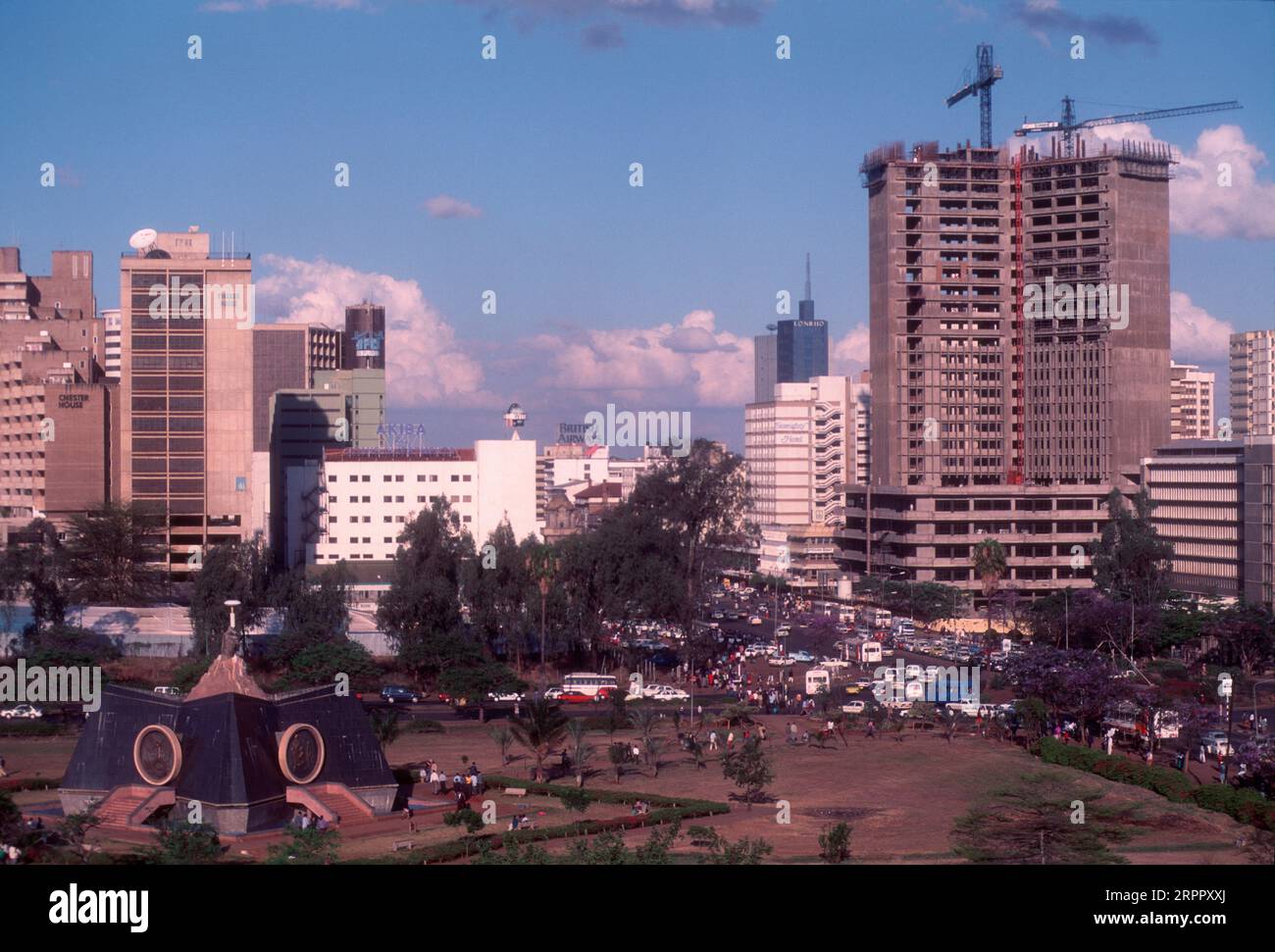 Scena di strada a Kenyatta Avenue, Nairobi, Kenya Foto Stock
