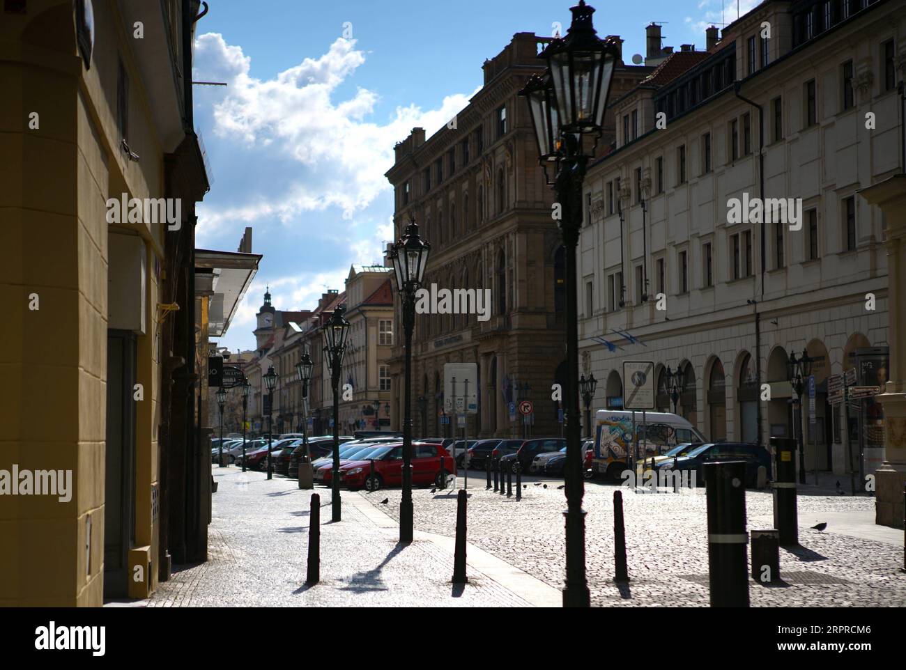 200401 -- PRAGA, 1 aprile 2020 Xinhua -- foto scattata il 31 marzo 2020 mostra la vista del vuoto centro di Praga, Repubblica Ceca. A partire da martedì sera, nella Repubblica ceca sono stati confermati 3.257 casi di COVID-19, con 45 recuperi e 31 decessi. Foto di Dana Kesnerova/Xinhua REPUBBLICA CECA-PRAGA-COVID-19 PUBLICATIONxNOTxINxCHN Foto Stock