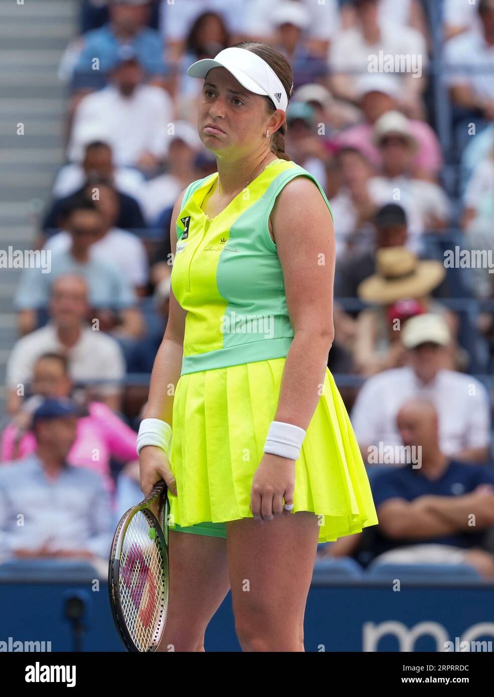 5 settembre 2023: Jelena Ostapenko (LAT) perde contro CoCo Gauff (USA), 6-0 6-2 agli US Open, giocando al Billie Jean King National Tennis Center di Flushing, Queens, NY, {USA} © Grace Schultz/Cal Sport Media Foto Stock