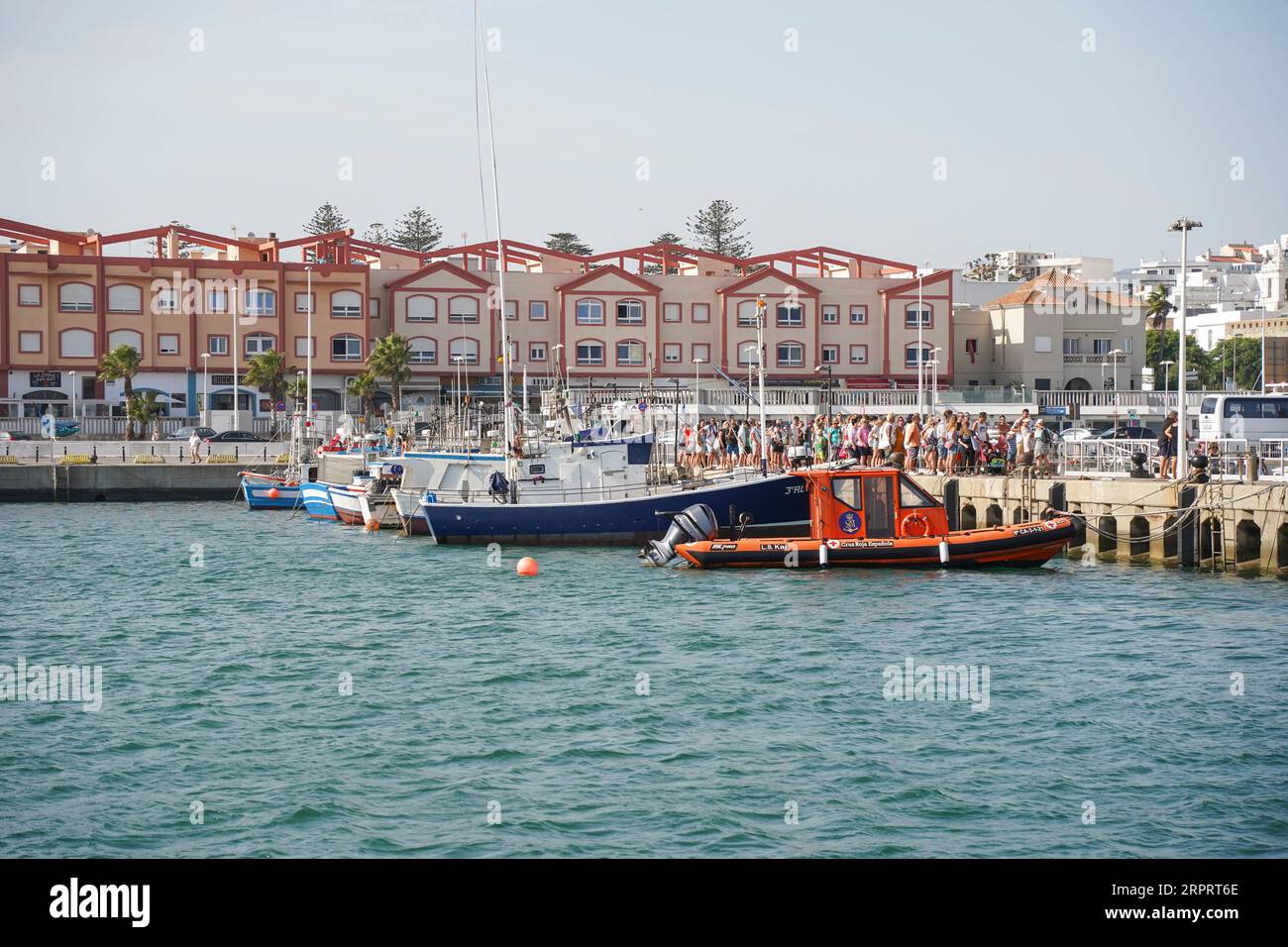Tarifa Spagna. Pescherecci nel porto di Tarifa, Costa de la Luz, Andalusia, Spagna. Foto Stock
