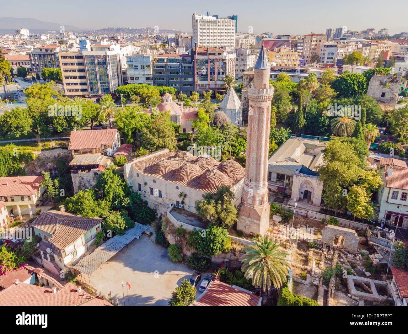 Sultano Alaaddin Camii Minareto. Antalya Turchia. Vista droni Foto Stock