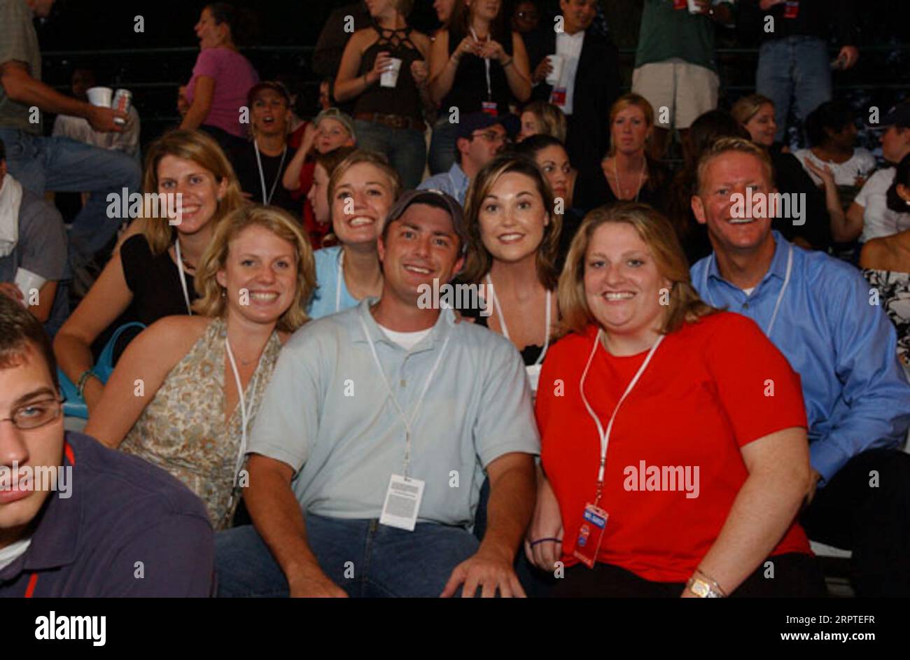 Eventi di calcio d'inizio della stagione della National Football League intorno a Washington, D.C., tra cui festeggiamenti sul National Mall che coinvolgono il Segretario Gale Norton, altri funzionari del Dipartimento degli interni e dignitari politici, stelle del calcio professionistico passate e presenti e celebrità musicali Foto Stock